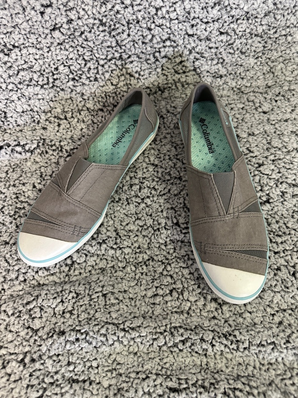 Columbia Women’s Vulc n Vent Gray Slip-On casual shoe size 9 - Picture 1 of 4